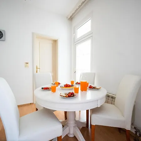 Apartment Bright And Modern 1bdr In The Center *