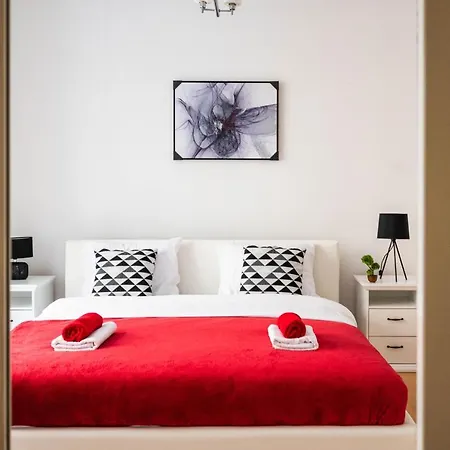 Apartment Bright And Modern 1bdr In The Center