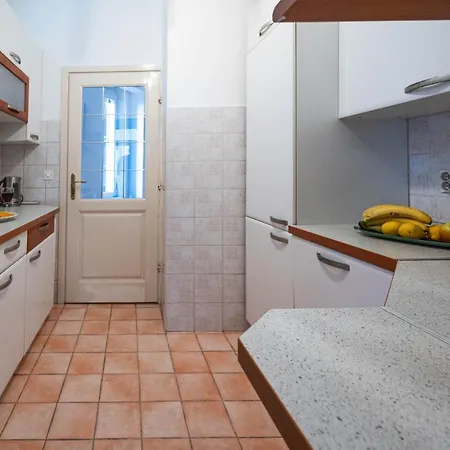 Bright And Modern 1bdr In The Center Sarajevo